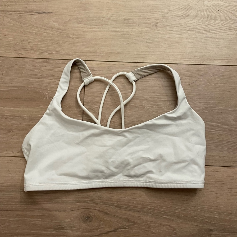 Lululemon Free to Be Bra